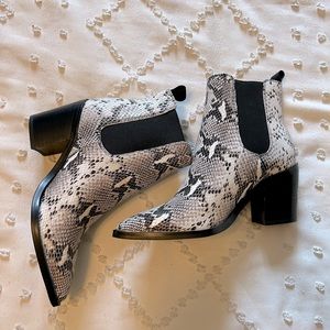 Like new The Tony Bianco™ Geneva booties